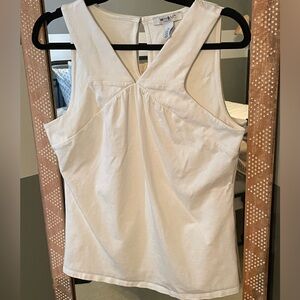 Chic White Sleeveless Tank Top